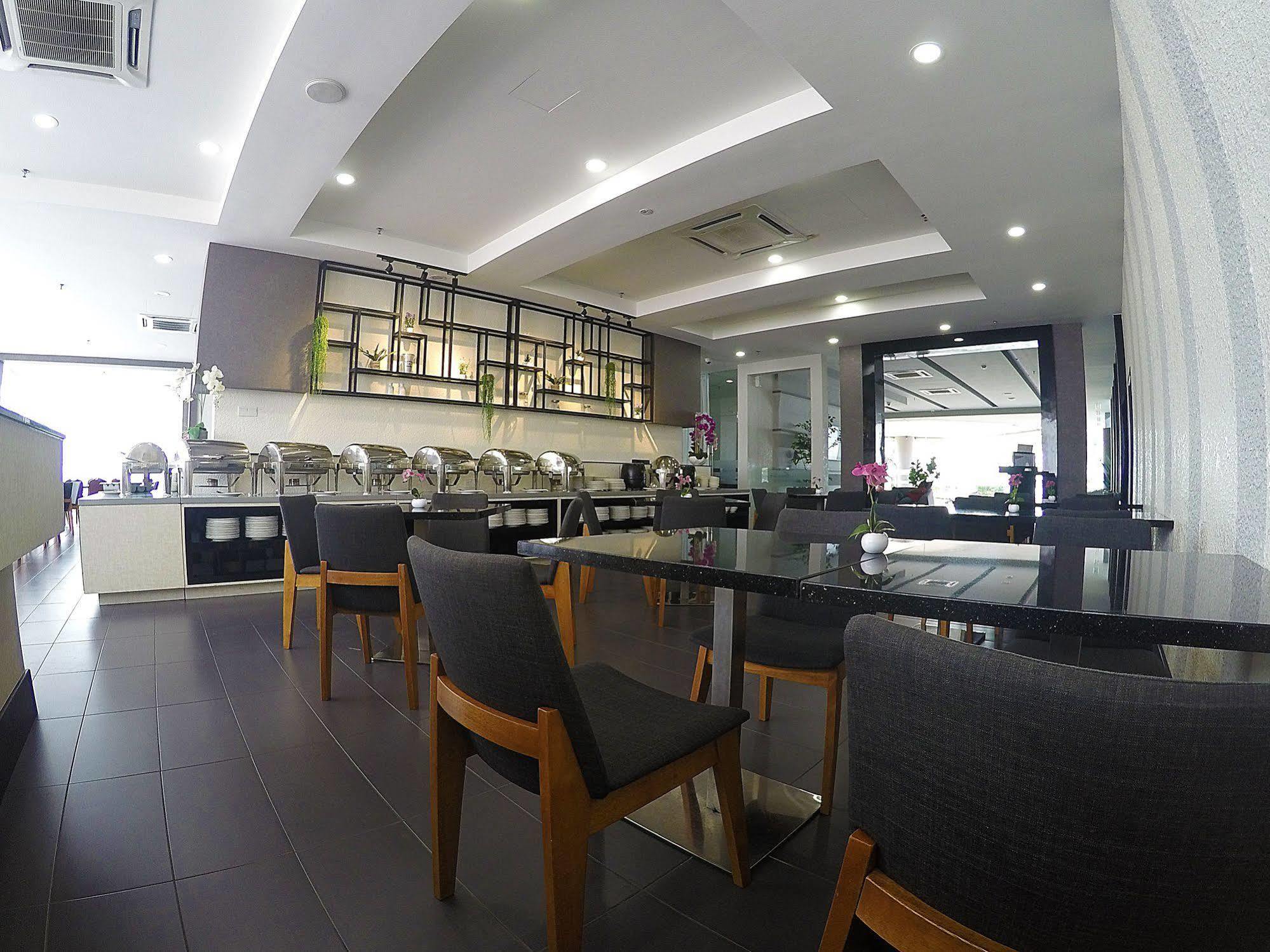 Amansari Hotel Nusajaya Нусаджайя Экстерьер фото
